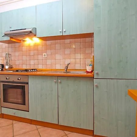 Eugen 1346 Apartman Póla