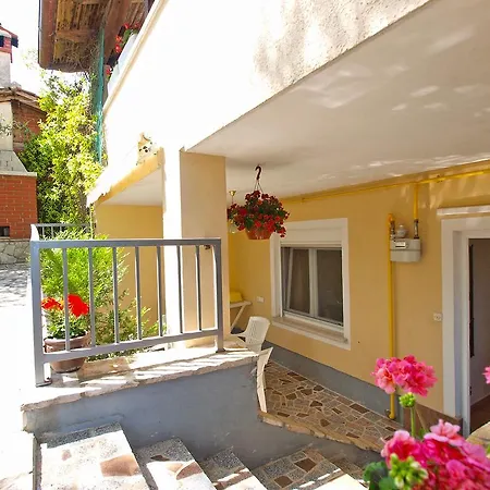 Eugen 1346 Apartman *