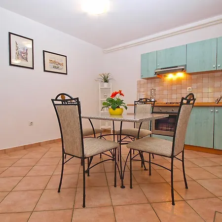 Eugen 1346 Apartamento Pula