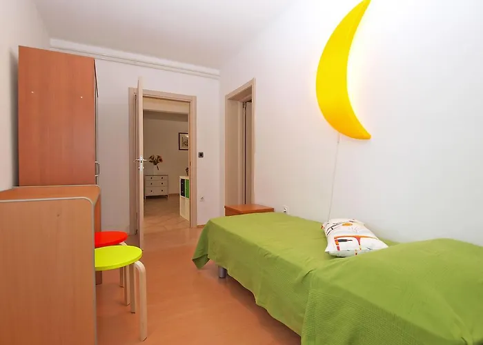 Eugen 1346 Apartmán *